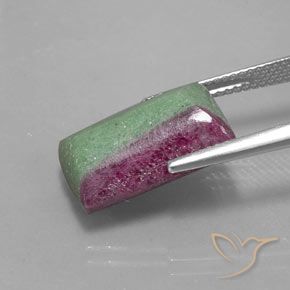 Rubino-Zoisite Multicolore naturale da 12.20 ct, Taglio a baguette, Opaco