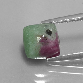 Rubino-zoisite naturale multicolore da 2,87 ct, quadrato, opaco