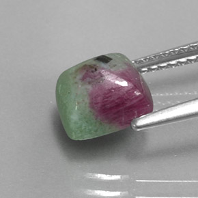 Rubino-zoisite naturale multicolore da 2,87 ct, quadrato, opaco