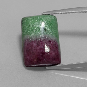 Rubino-Zoisite Multicolore naturale da 9.78 ct, Taglio a baguette, Opaco