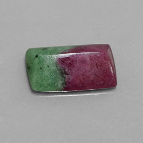 Rubino-Zoisite Multicolore naturale da 9.19 ct, Taglio a baguette, Opaco