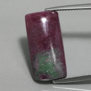 Rubino-zoisite naturale multicolore da 14,27 ct, baguette, opaco