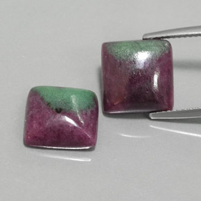 Rubino-zoisite naturale multicolore da  ct, quadrato, opaco