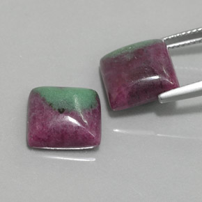 Rubino-zoisite naturale multicolore da  ct, quadrato, opaco
