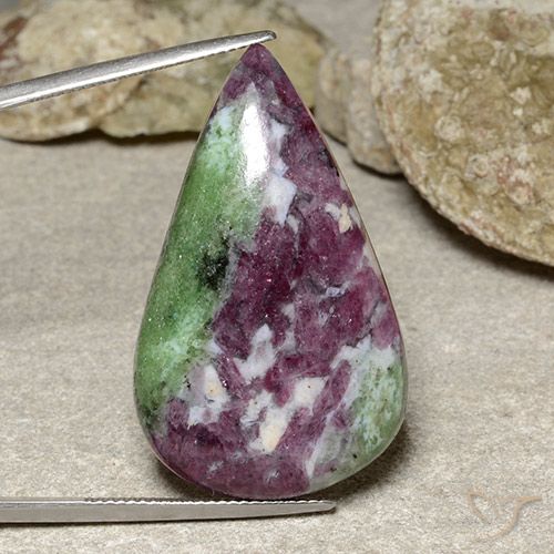 51.87ct Naturale Multicolore Rubino-Zoisite, Forma a pera, Opaco