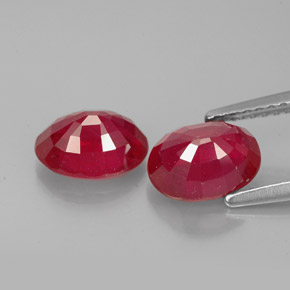 Rubino naturale rosso da  ct, taglio ovale, VS-SI