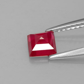 Rubino naturale rosso da 0,83 ct, quadrato, VS-SI