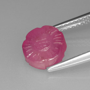 Rubino naturale rosa da 2,66 ct, forma fantasia, traslucido