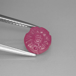 Rubino naturale rosa da 2,43 ct, forma fantasia, traslucido