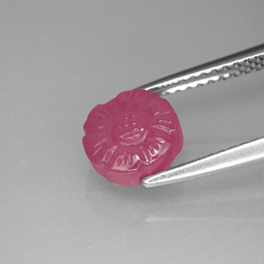 Rubino naturale rosa da 2,43 ct, forma fantasia, traslucido
