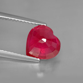 Rubino naturale rosso da 3,26 ct, a forma di cuore, SI