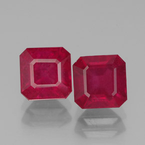Rubino naturale rosso da  ct, taglio smeraldo, SI