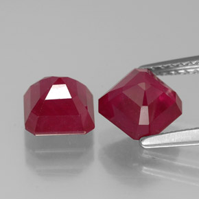 Rubino naturale rosso da  ct, taglio smeraldo, SI