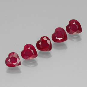 Rubino naturale rosso da  ct, a forma di cuore, VS-SI