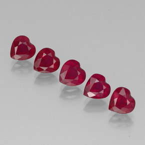 Rubino naturale rosso da  ct, a forma di cuore, VS-SI