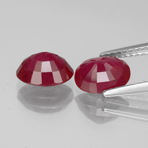 Rubino naturale rosso da  ct, taglio ovale, VS-SI