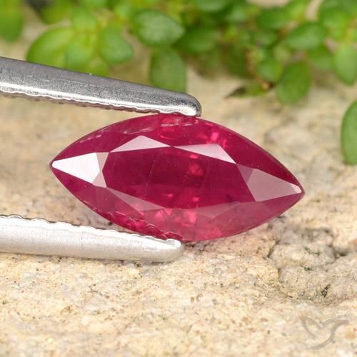 Rubino Rosso tendente al rosa naturale da 1.12 ct, Taglio marquise, VS-SI