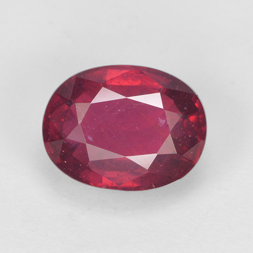 Rubino Rosso medio-scuro naturale da 1.67 ct, Taglio ovale, VS-SI