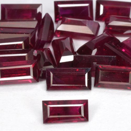 Rubino Rosso scuro naturale da 0.31 ct, Taglio a baguette, VS-SI