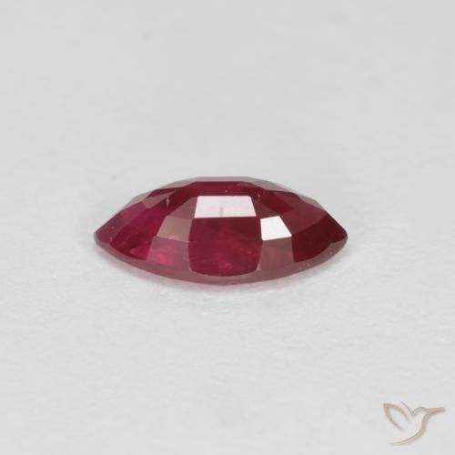 Rubino Rosso scuro naturale da 0.94 ct, Taglio marquise, VS-SI