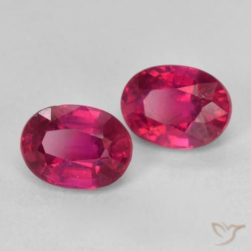 Gemme di Rubino Rosa rossastro intenso naturale da 2.47 ct, Ovale, VS