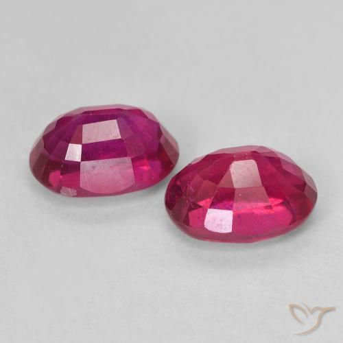Gemme di Rubino Rosa rossastro intenso naturale da 2.47 ct, Ovale, VS