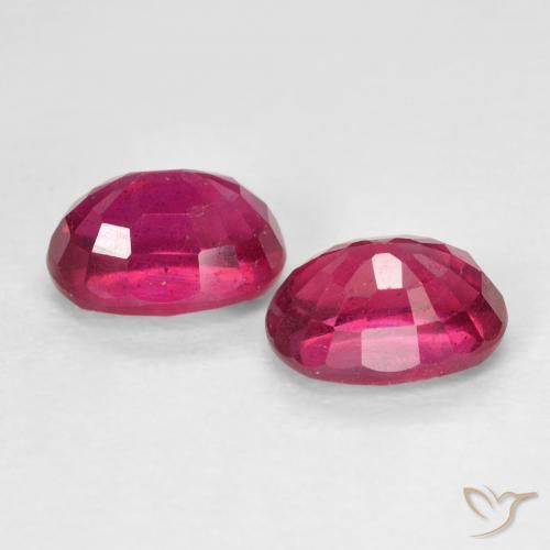 Gemme di Rubino Rosa rossastro intenso naturale da 2.75 ct, Ovale, VS
