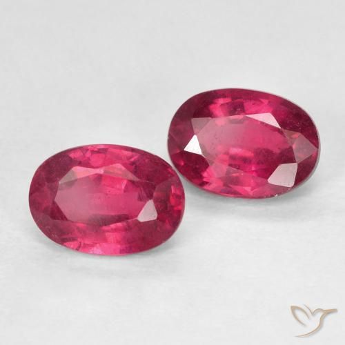 Gemme di Rubino Rosa rossastro intenso naturale da 2.44 ct, Ovale, VS