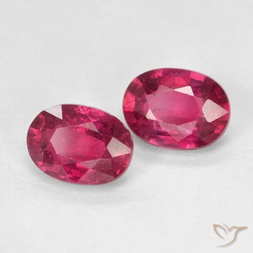 Gemme di Rubino Rosa rossastro intenso naturale da 2.37 ct, Ovale, VS