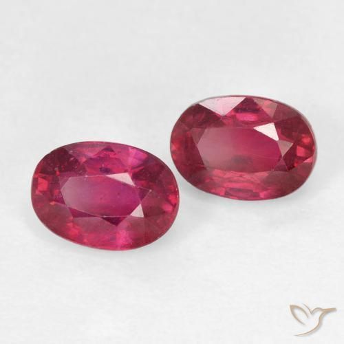 Gemme di Rubino Medium Dark-Red naturale da 2.56 ct, Ovale, VS