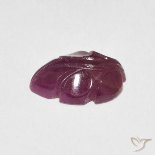 Rubino Viola rossastro naturale da 2.37 ct, Taglio a fantasia, Opaco