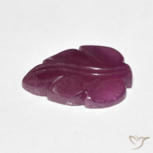 Rubino Prugna Viola naturale da 4.38 ct, Taglio a fantasia, Opaco