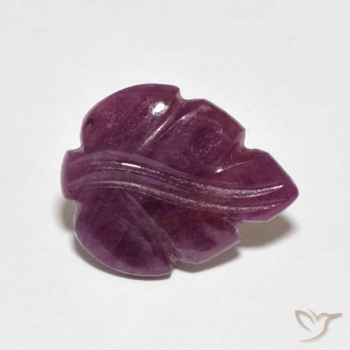 Rubino Viola rossastro naturale da 2.63 ct, Taglio a fantasia, Opaco