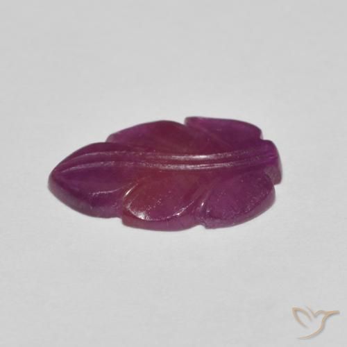 Rubino Viola rossastro naturale da 2.61 ct, Taglio a fantasia, Opaco