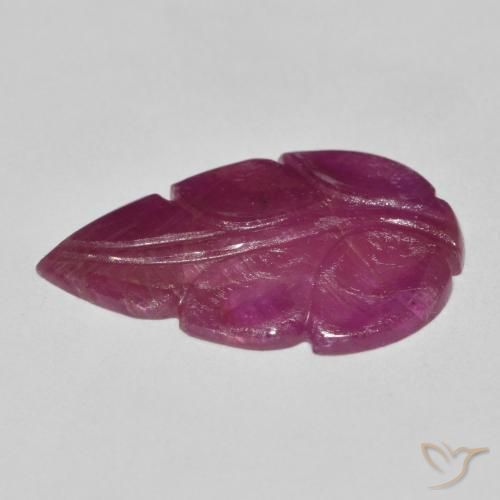 Rubino Viola rossastro naturale da 4.63 ct, Taglio a fantasia, Opaco