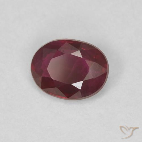 Rubino Rosso scuro naturale da 0.42 ct, Ovale, VS
