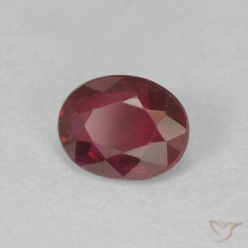 Rubino Rosso scuro naturale da 0.46 ct, Ovale, VS