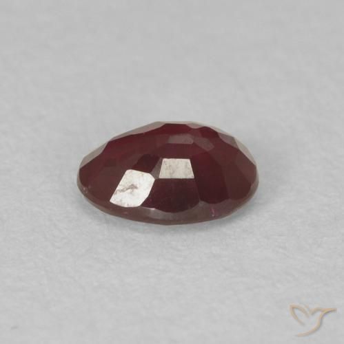 Rubino Rosso scuro naturale da 0.46 ct, Ovale, VS
