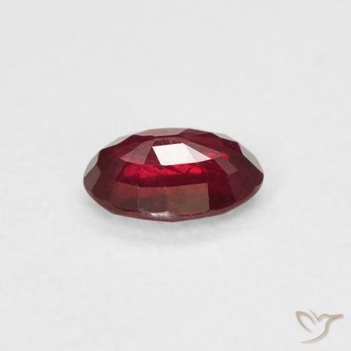 Rubino Rosso scuro naturale da 0.38 ct, Ovale, VVS-VS