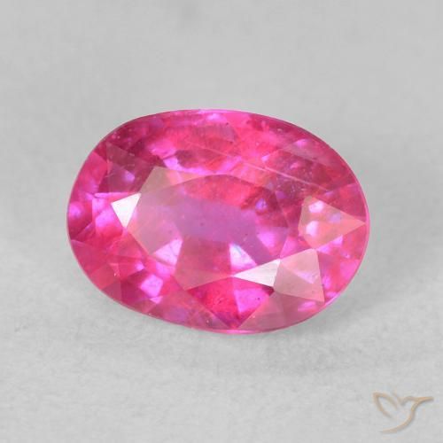 Rubino Magenta intenso naturale da 1.68 ct, Ovale, VS