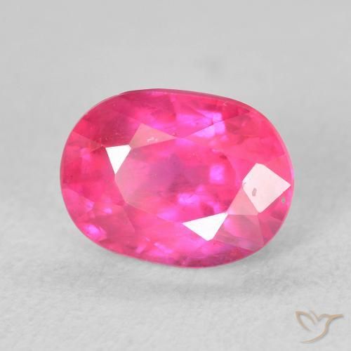 Rubino Magenta intenso naturale da 2.27 ct, Ovale, VS