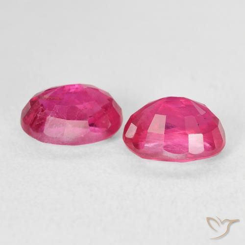 Gemme di Rubino Magenta intenso naturale da 2.91 ct, Ovale, VS