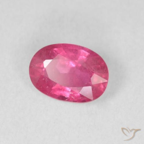 Rubino Magenta intenso naturale da 1.47 ct, Ovale, VS-SI