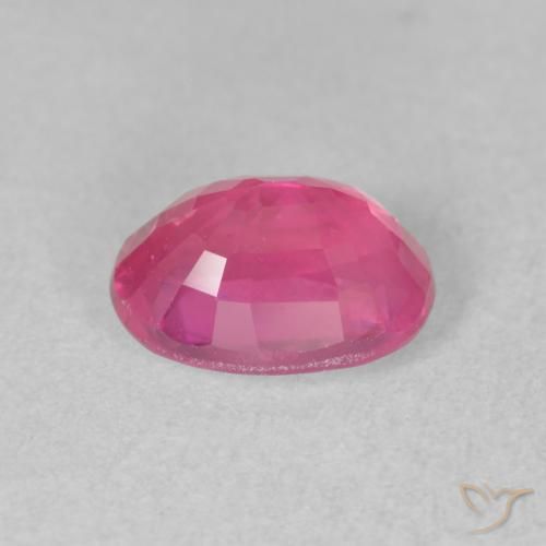 Rubino Magenta intenso naturale da 1.97 ct, Ovale, VS-SI