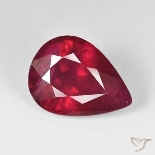 Rubino Sangue rosso naturale da 12.94 ct, Forma a pera, VS