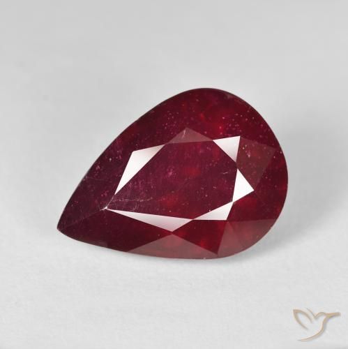 Rubino Rosso scuro naturale da 15.39 ct, Forma a pera, VS