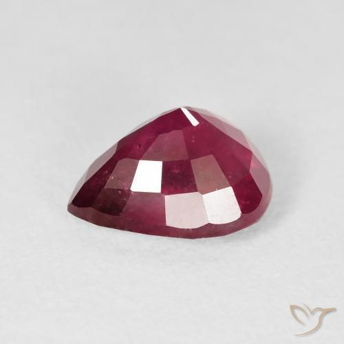 Rubino Rosso tendente al rosa naturale da 3.57 ct, Forma a pera, VS
