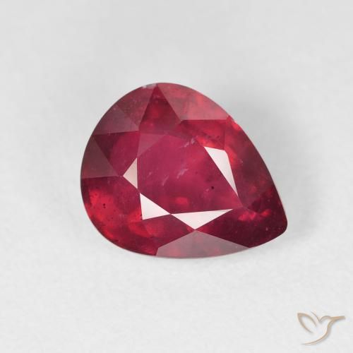 Rubino Rosso scuro naturale da 3.23 ct, Forma a pera, VS