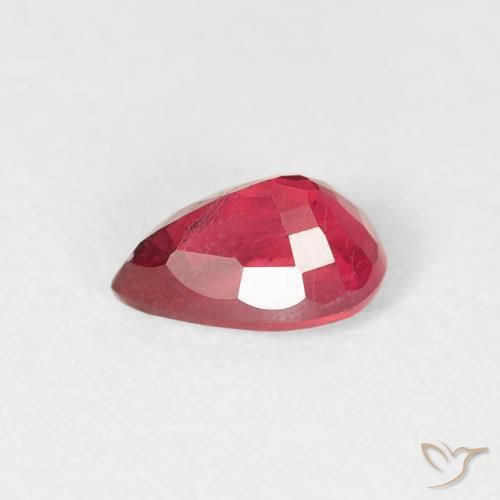 Rubino Cremisi Profondo naturale da 0.71 ct, Forma a pera, VS-SI