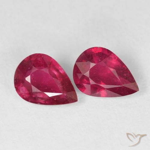 Gemme di Rubino Cremisi Profondo naturale da 2.56 ct, Forma a pera, VS
